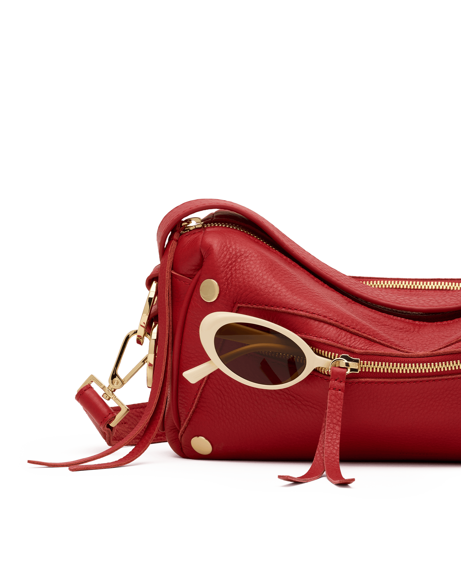 Doxie-Med-Chili-Red-G-Front-View-Detail