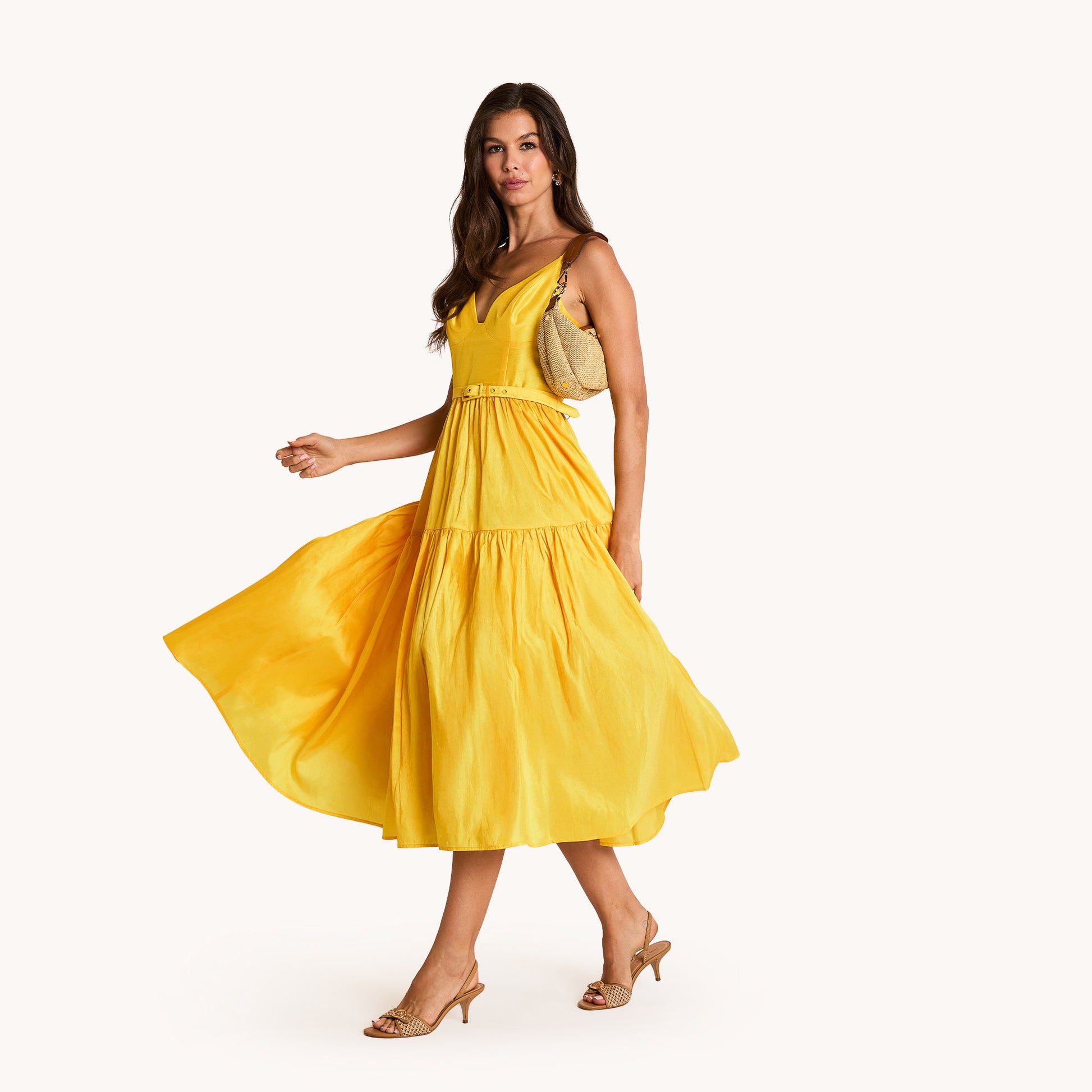 Model height is 5'9.5''