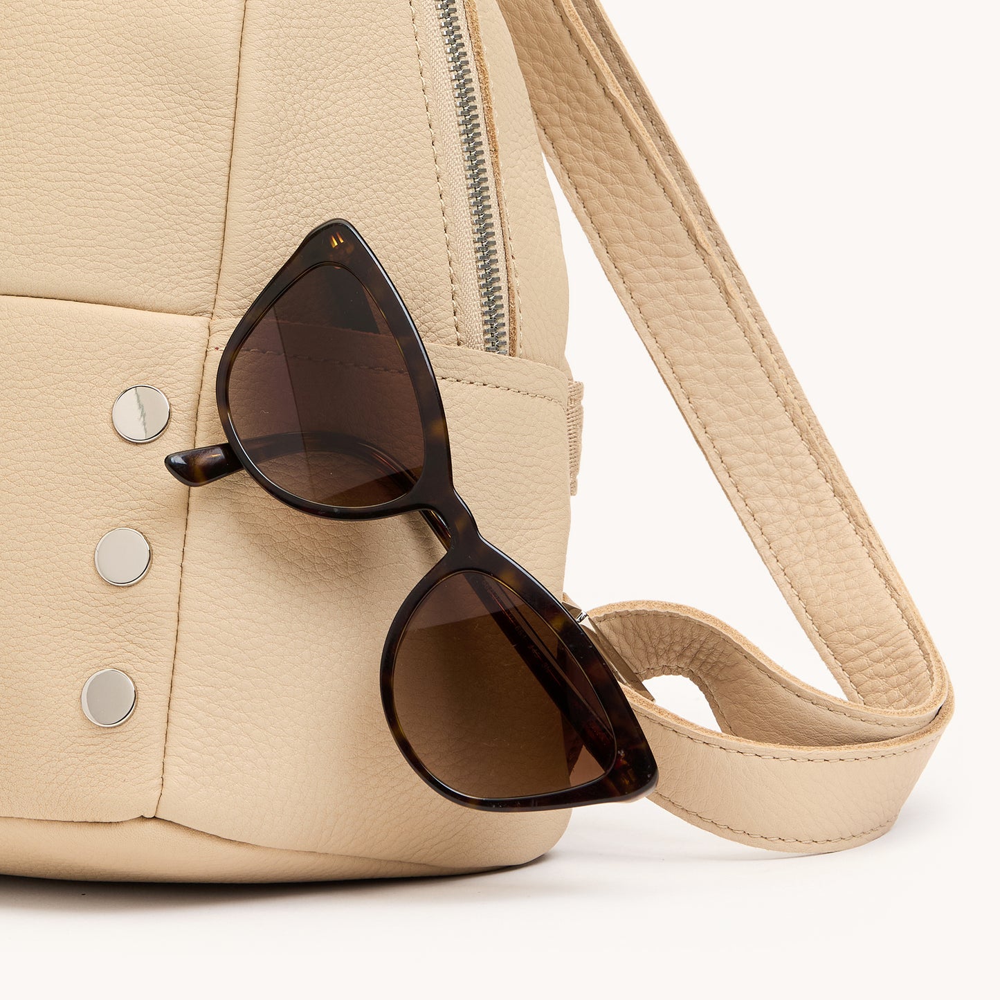 Hunter | Limestone/Silver | Med