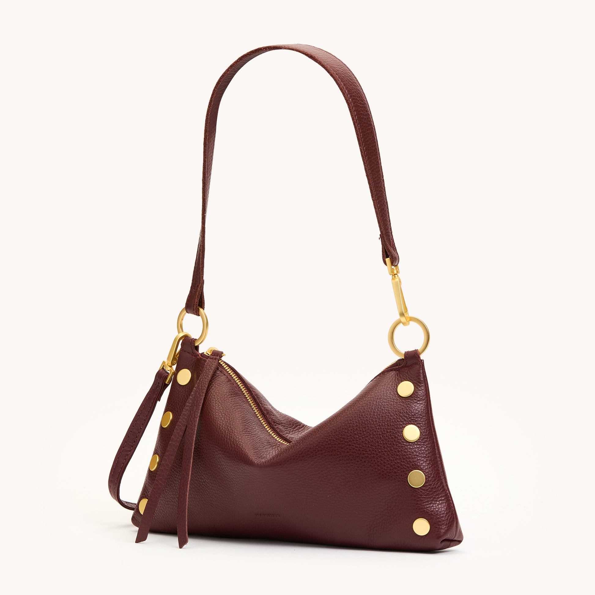 Kyle-Cherrywood-Pebble-BG-Front-Angled-View