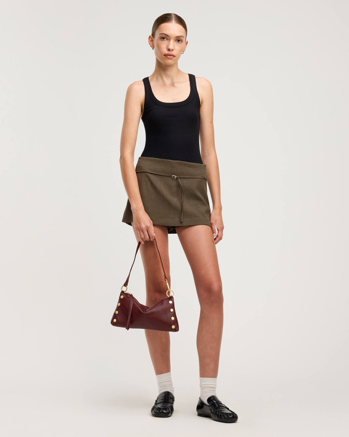 Model height is 5'10''