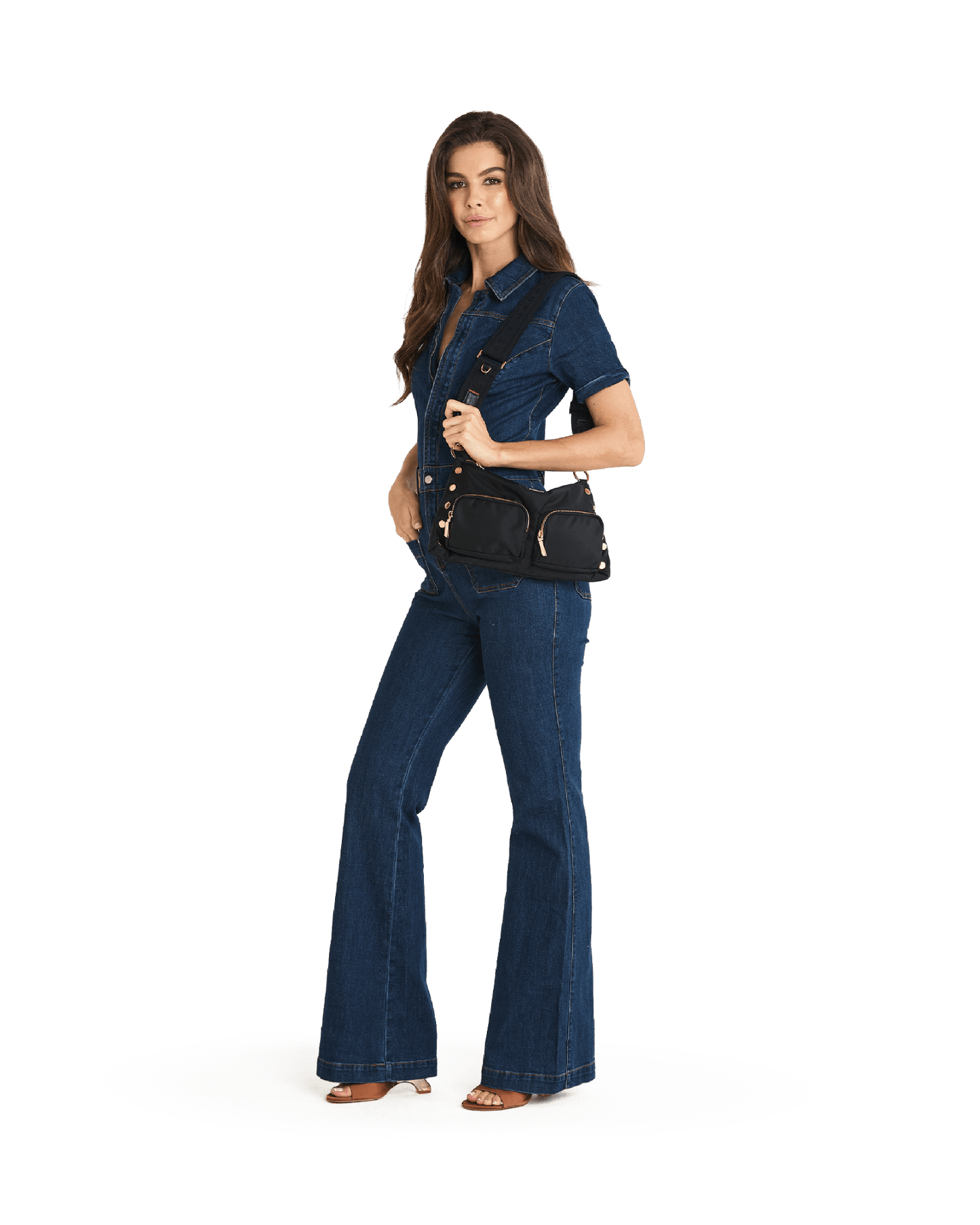 Model height is 5'9.5''