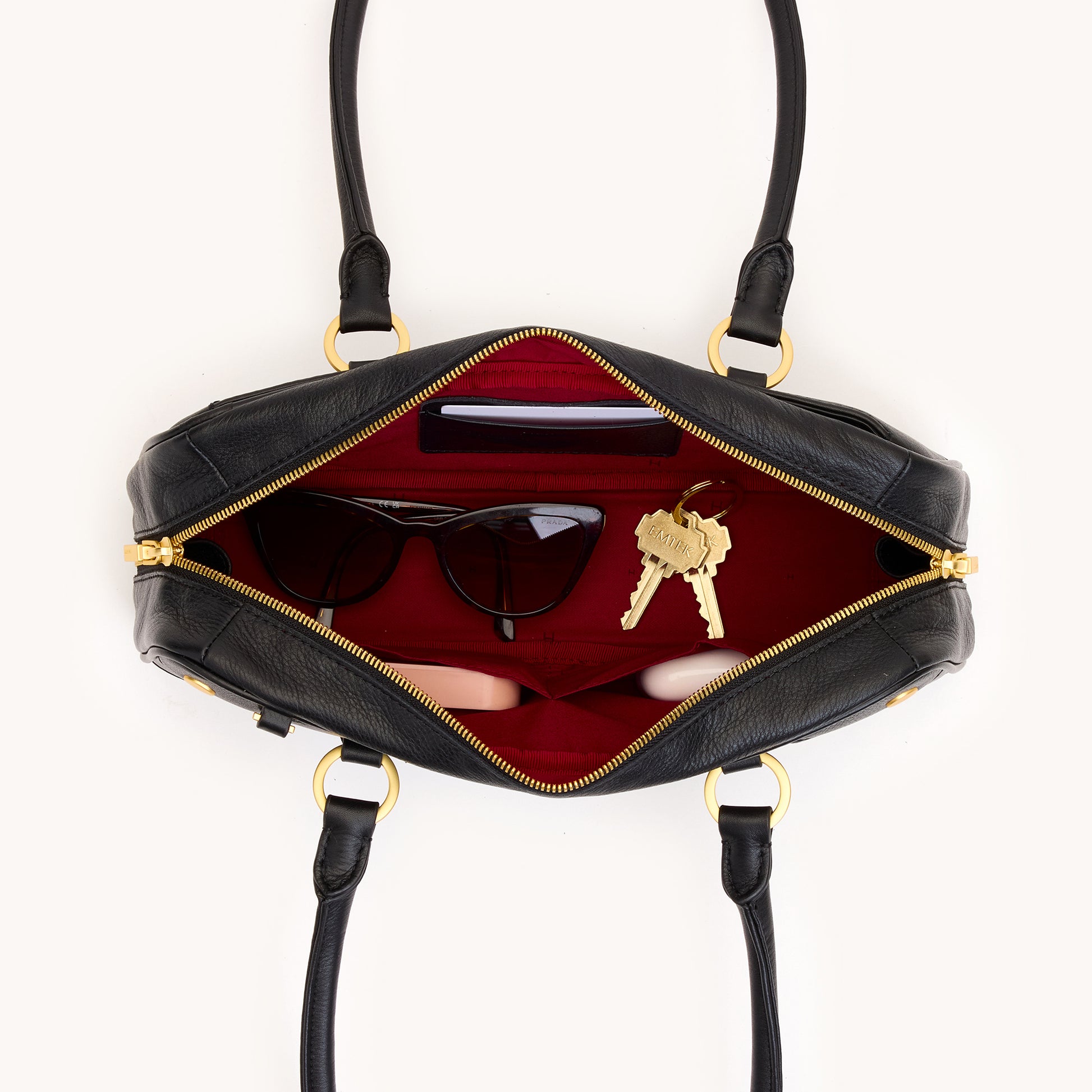 Meredith-Sml-Black-BG-Interior-View