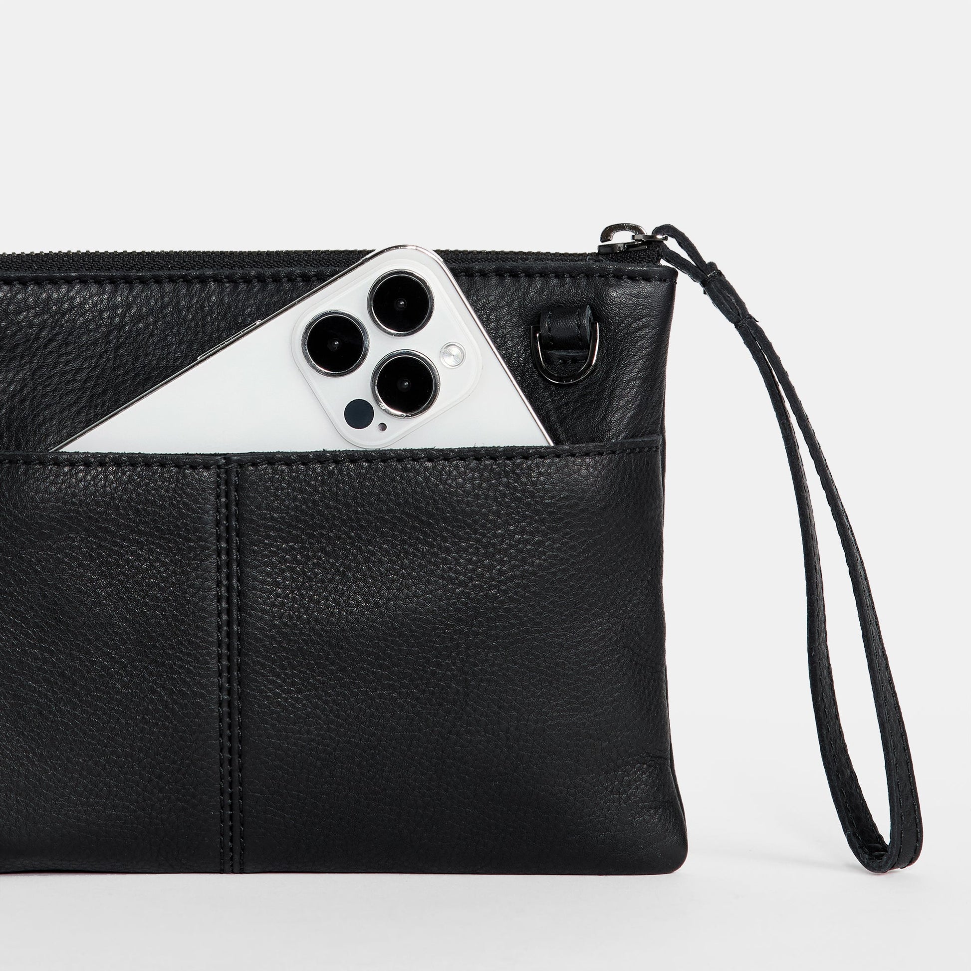 Nash-Sml-Black-GM-R-Zip-Back-Detail-View