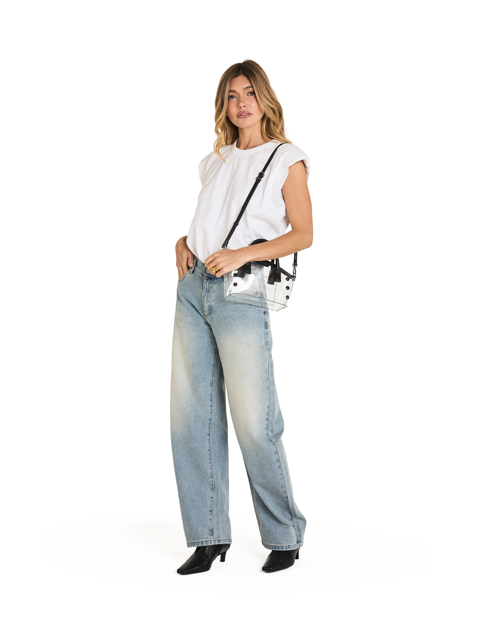 Model height is 5'9''