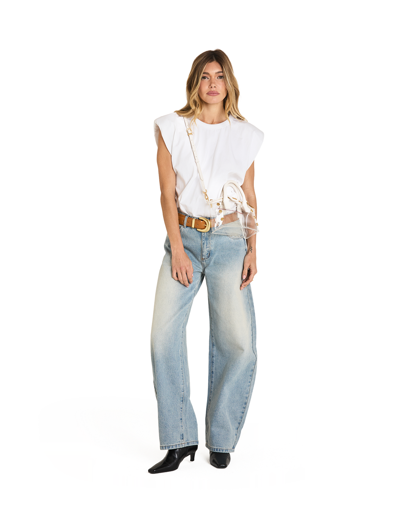 Model height is 5'9''