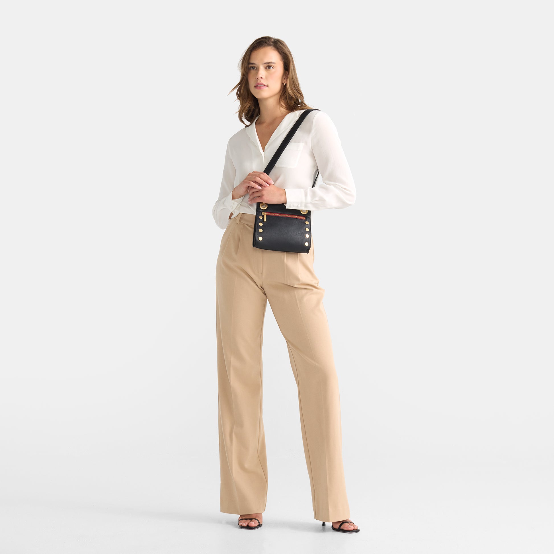 Tony-Sml-Black-BG-R-Zip-Full-Body-Model-View