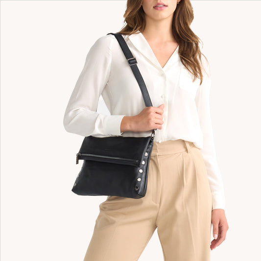 VIP Lrg-Blk-GM-Model-View-2