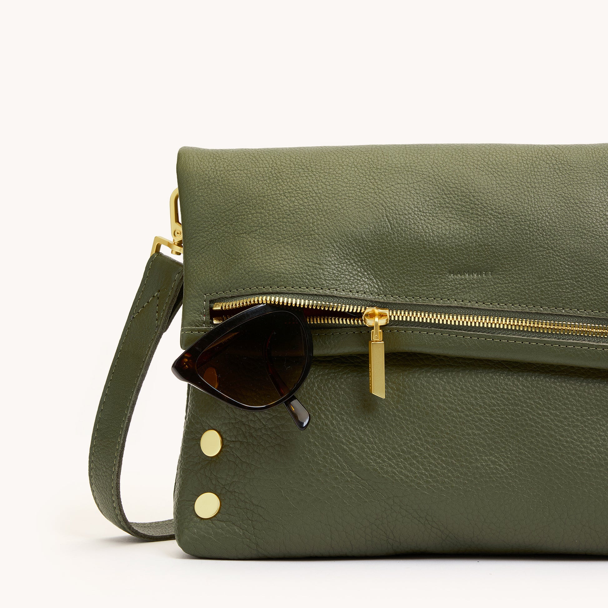 VIP-Lrg-Olive-BG-Front-Detail-View