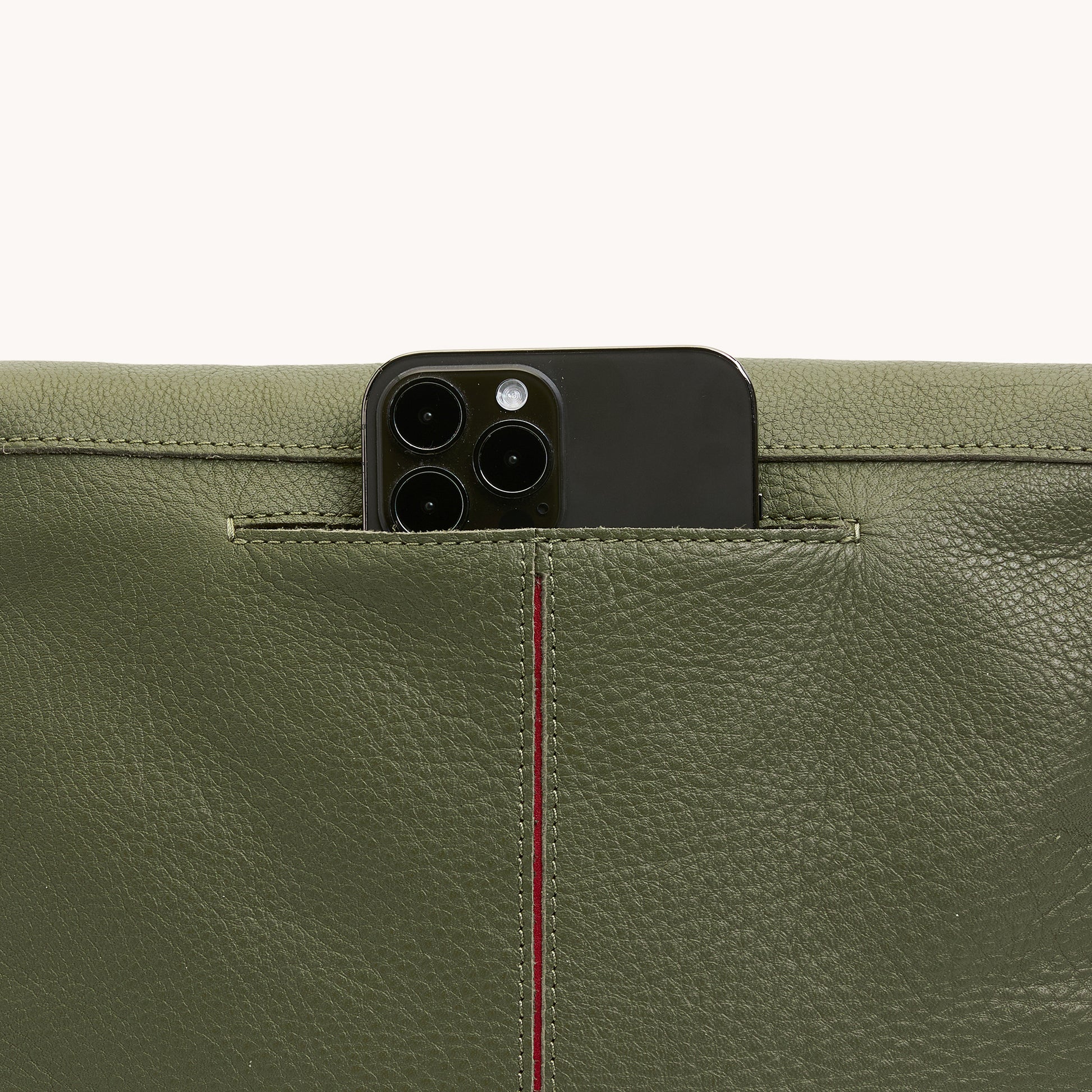 VIP-Lrg-Olive-BG-Back-Detail-View