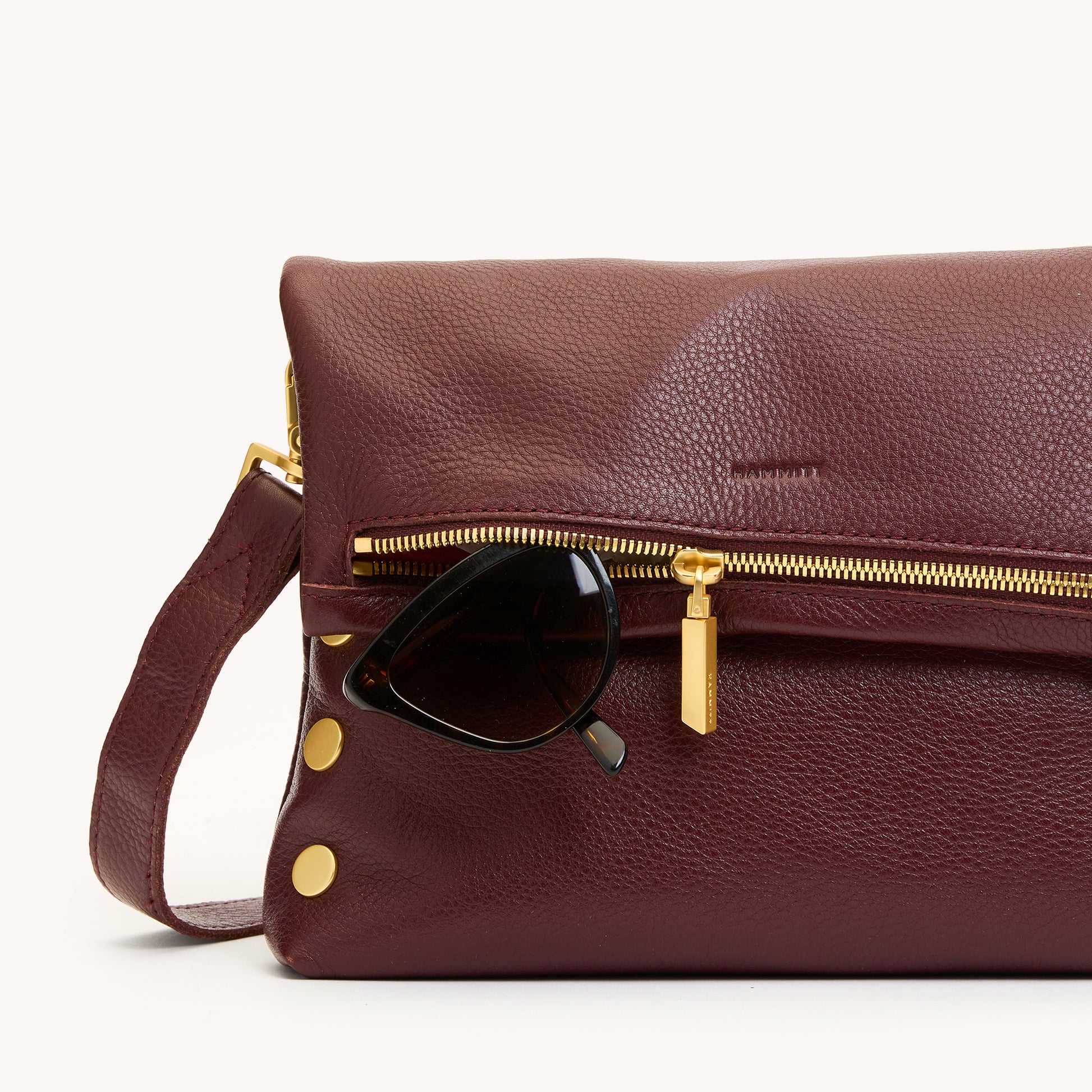 VIP-Med-Cherrywood-Pebble-BG-Front-Detail-View