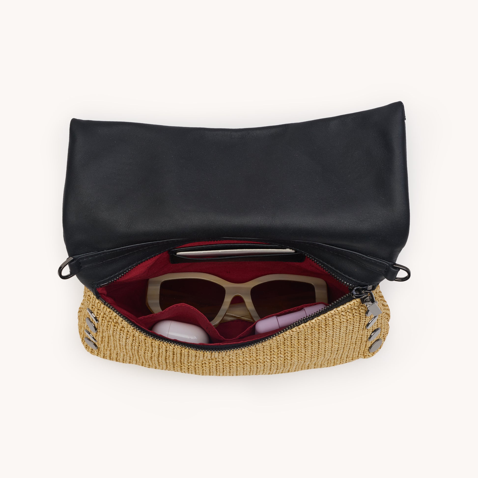 VIP-Med-Noir-Smooth-Raffia-GM-Inside-View