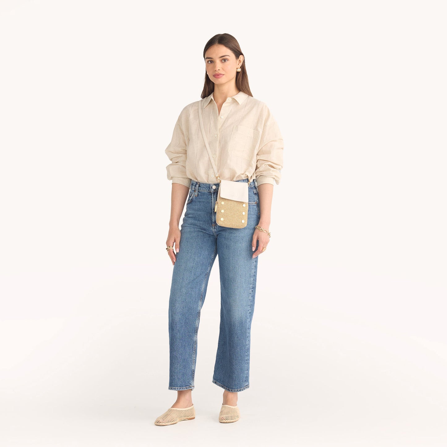 Model height is 5'8.5''