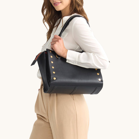 Allen Lrg Black BG R-Zip-On-Model-Close-Up