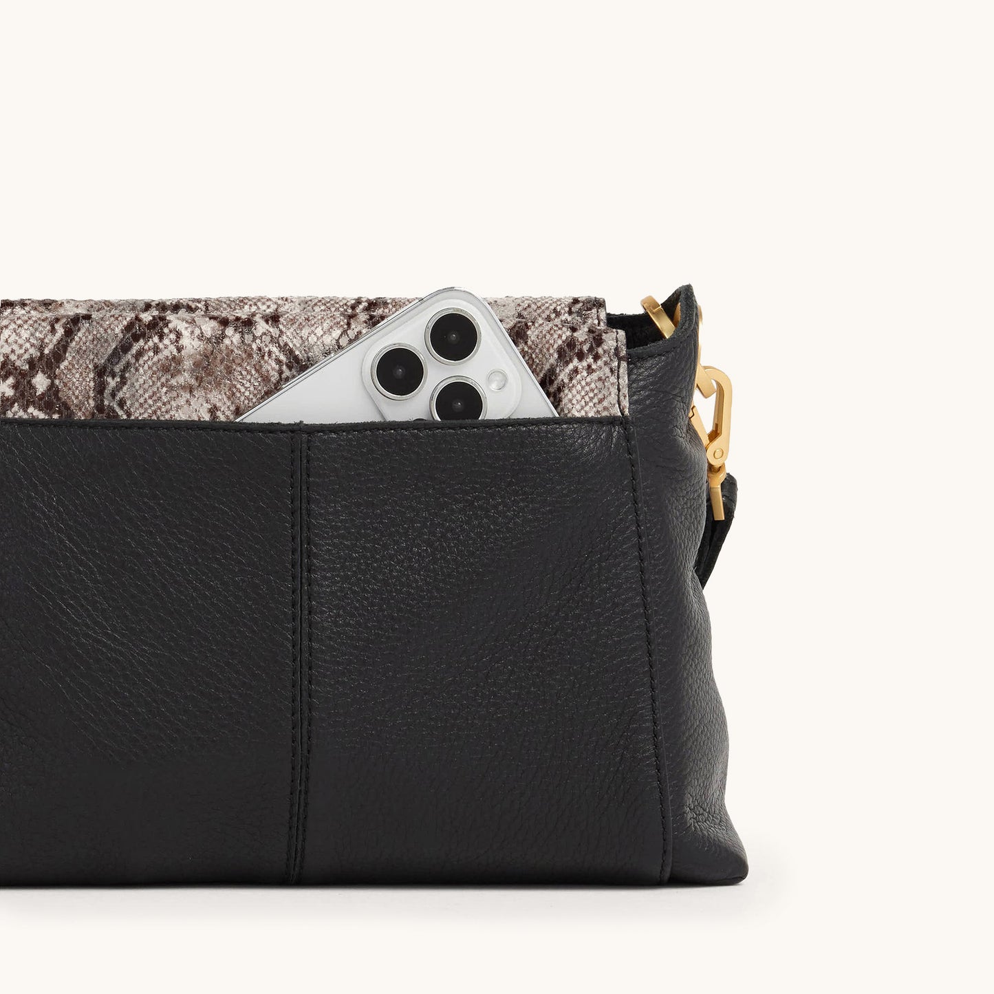 Bryant-Med-Contrast-Snake-Back-View