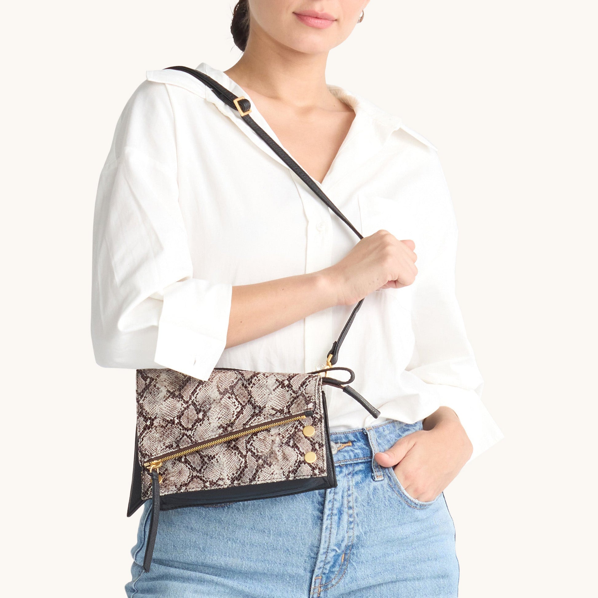 Curtis-Contrast-Snake-Model-View