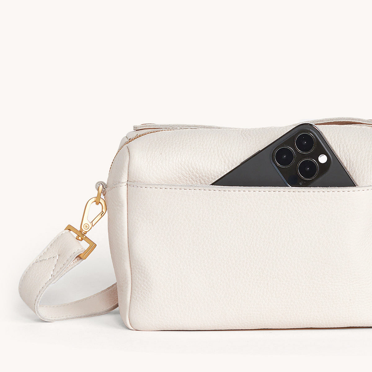 Evan-Crossbody-Sml-Crossbody-Calla-Lily-White-Brushed-Gold-Back-Detail-View