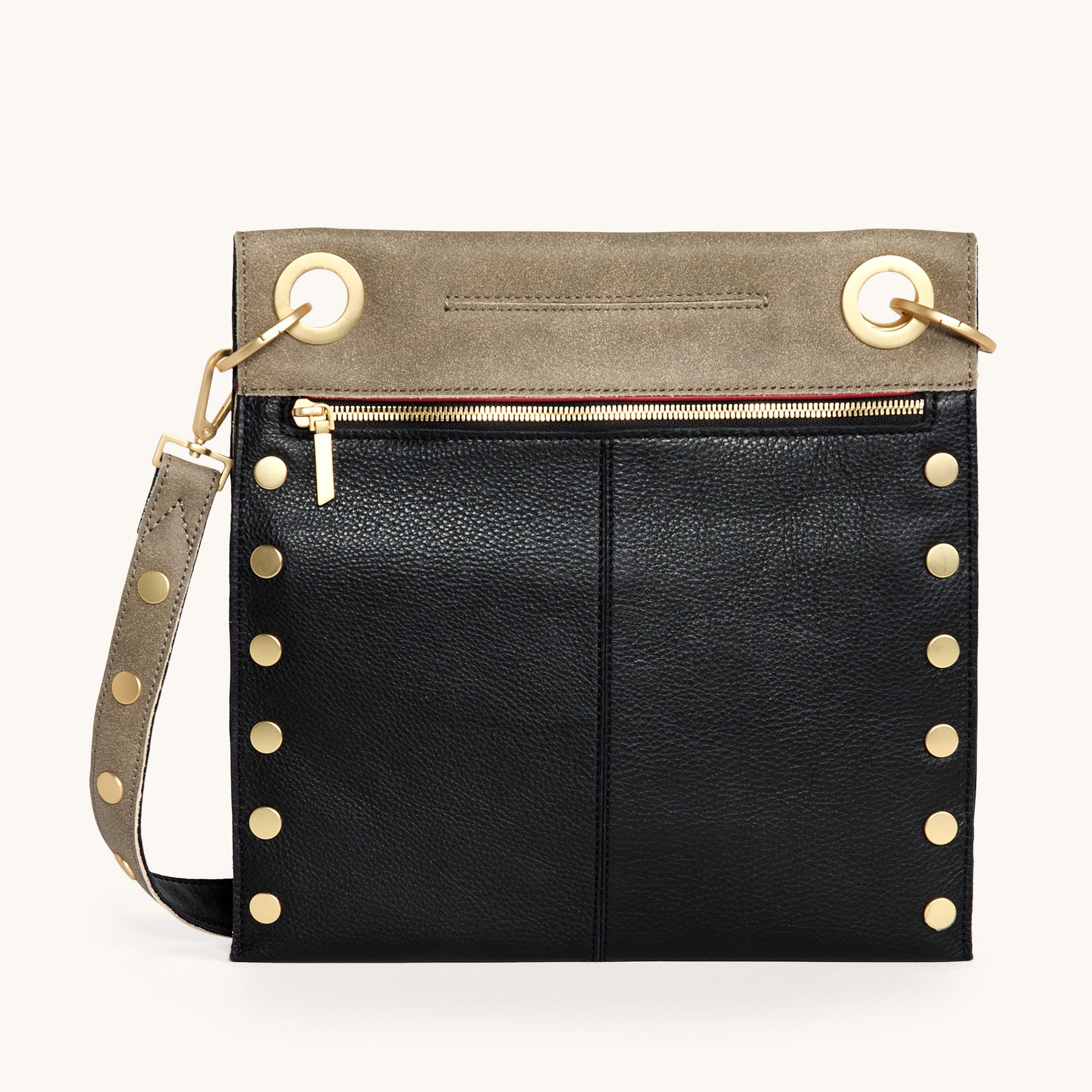 Montana-Rev-Blk-Pew-BG-Back-View
