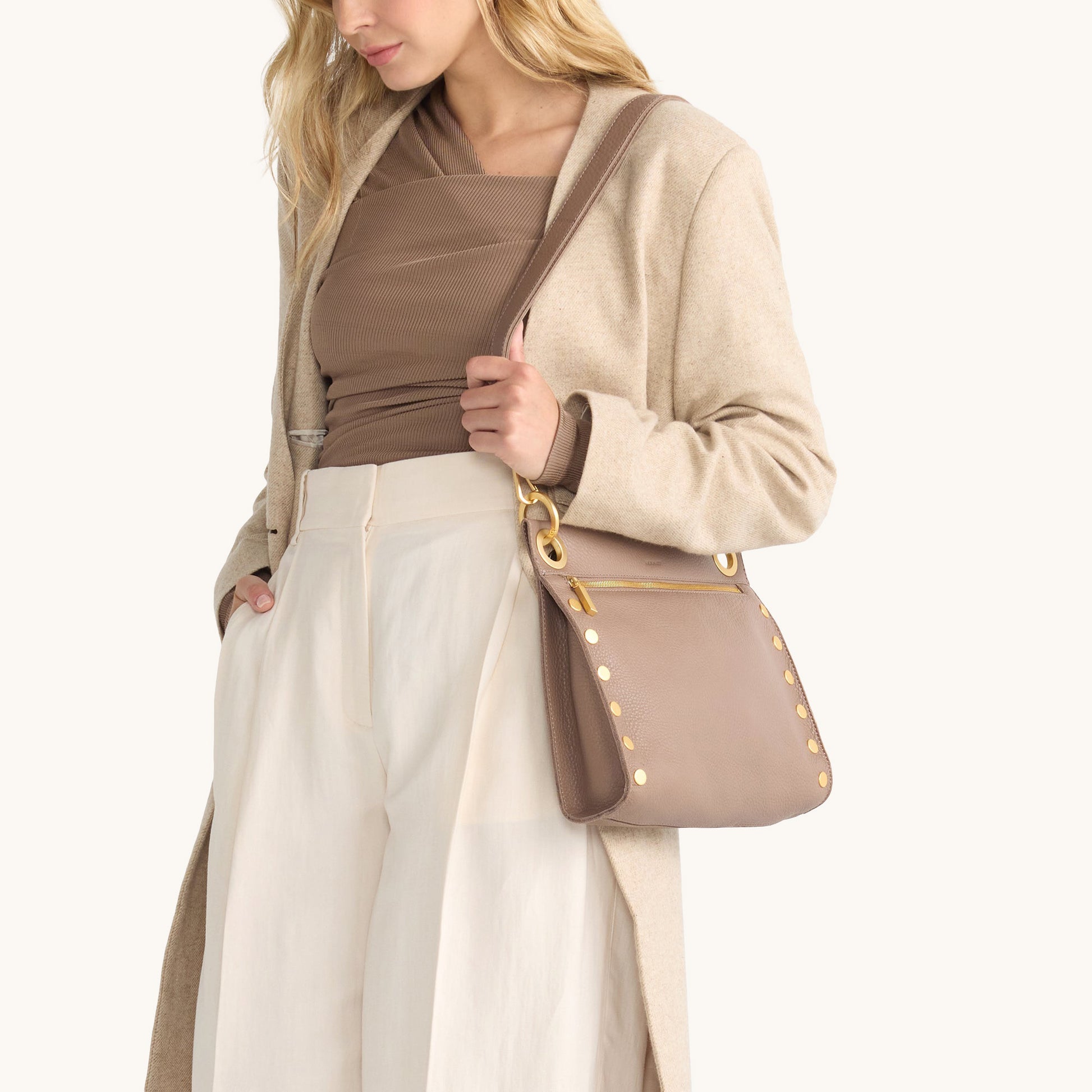 Tony-Lrg-Sculpted-Taupe-Model-View