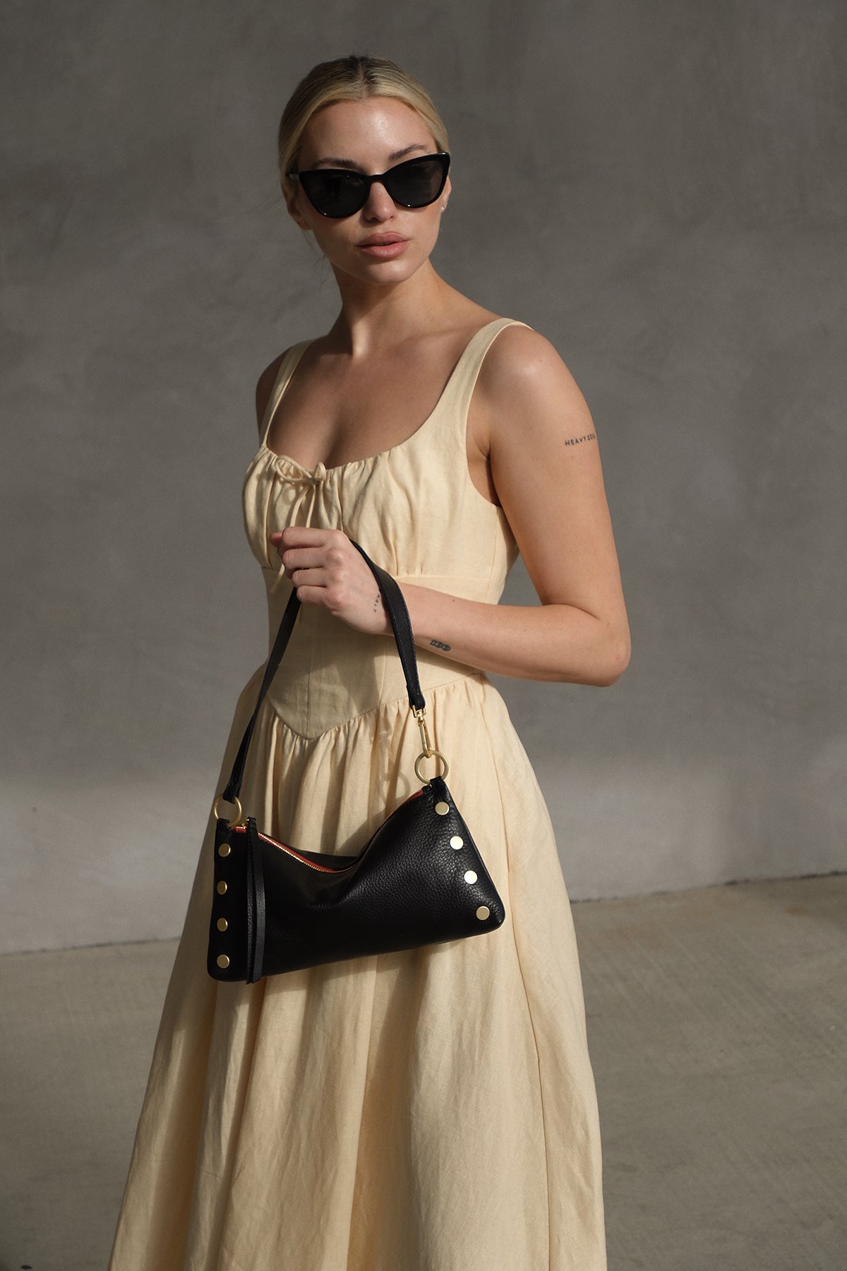 Kyle-Black-BG-R-Zip-Model-View-3
