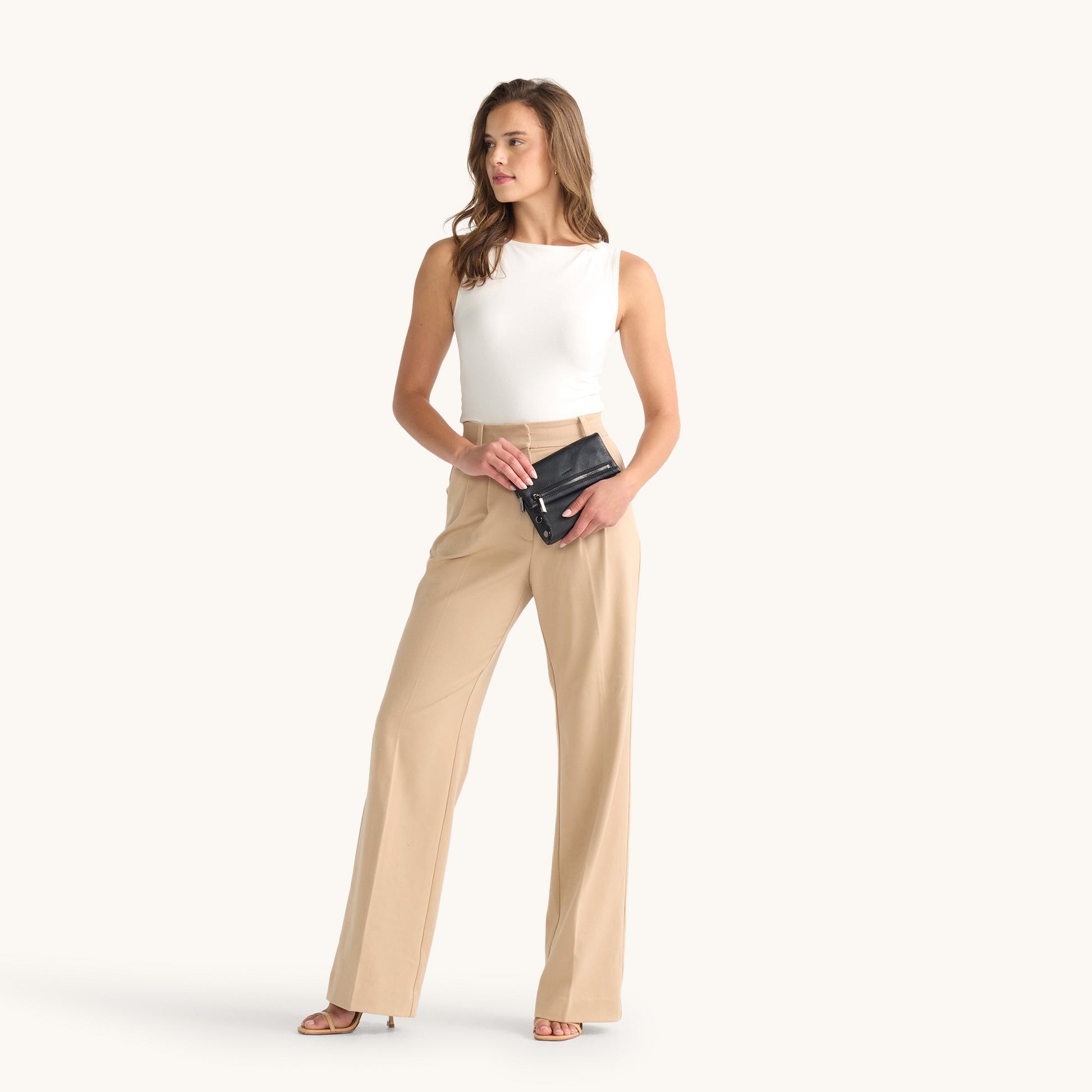 VIP-Sml-Black-GM-Clutch-Model-View