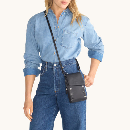 VIP-Mobile-Black-Model-View