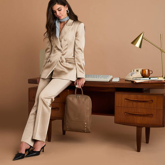 Hunter Backpack | Dune/Silver | Lrg