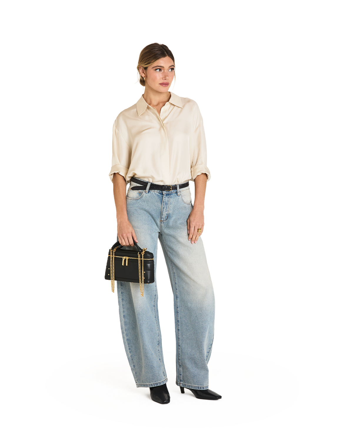 Model height is 5'9''