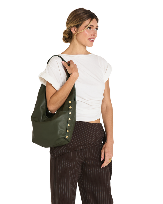 Tom-Zip-Twin-Crest-Pebble-BG-Model-View