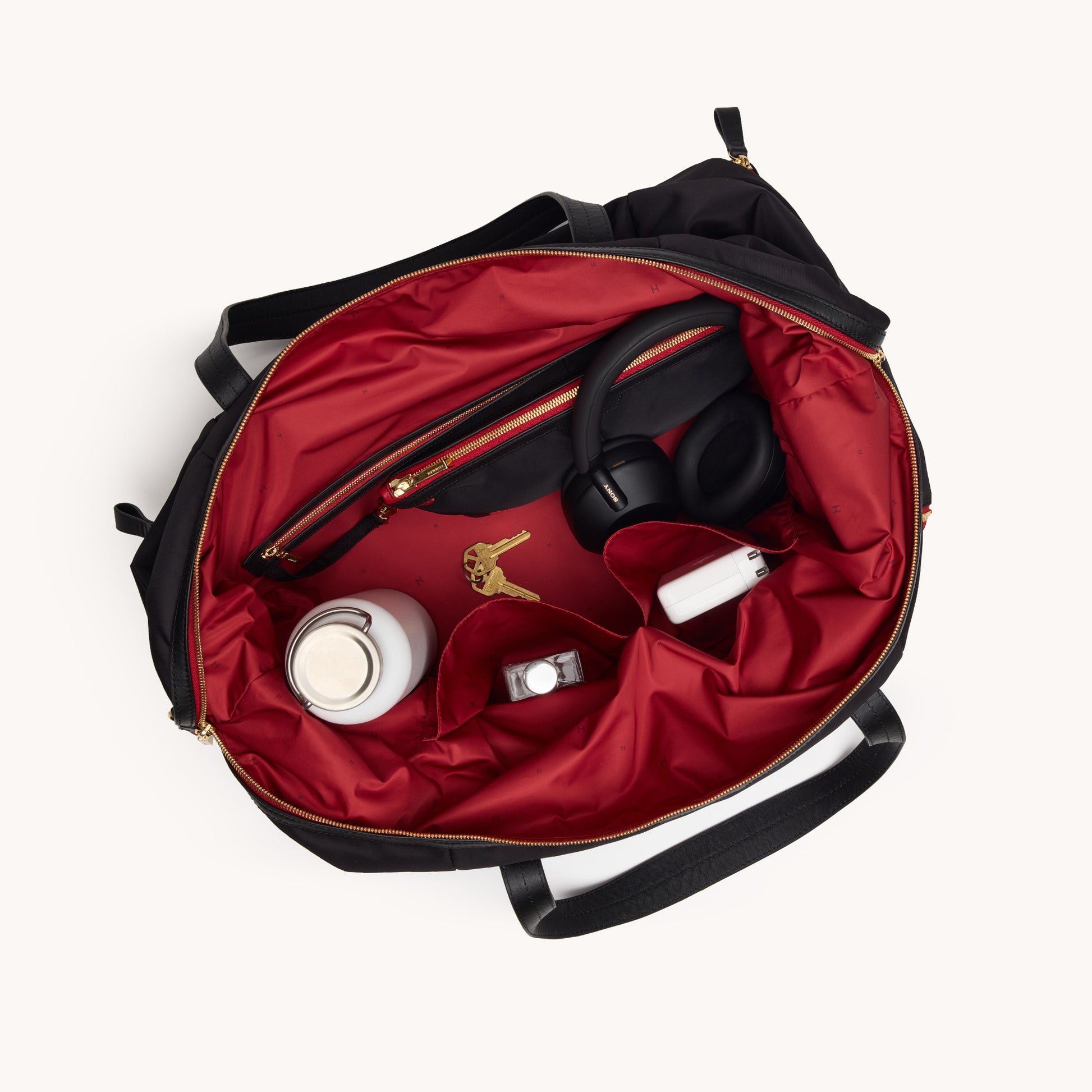 Ivy-Weekender-Black-Nylon-G-Red-Zip-Inside-View