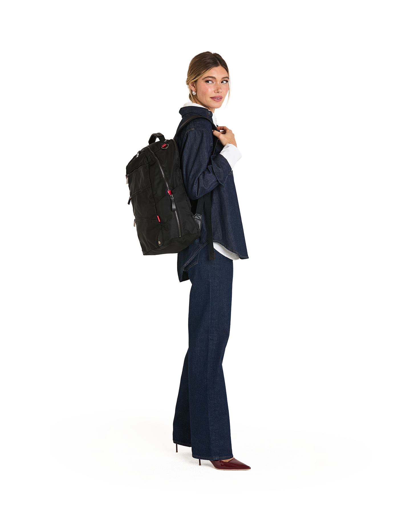 Model height is 5'9.5''