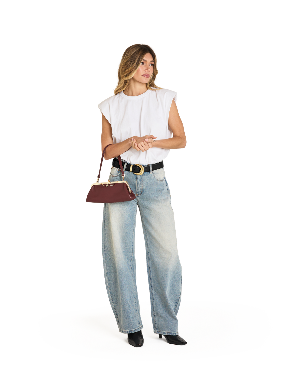 Model height is 5'9''