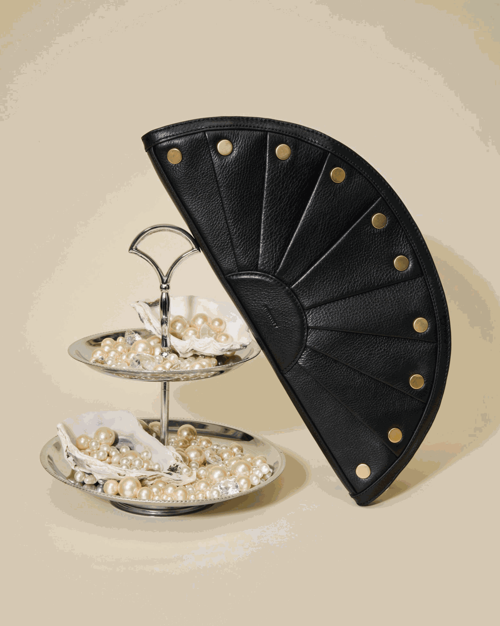 Shelley-Clutch-Black-BG-Model-View-7
