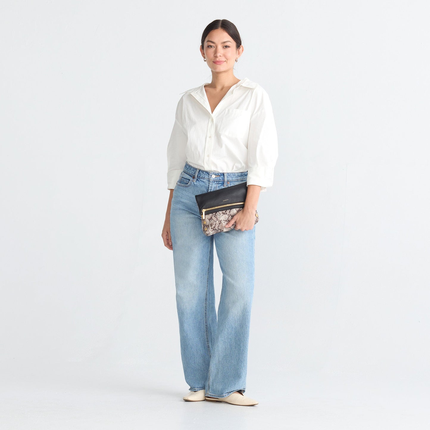 Model height is 5'7''