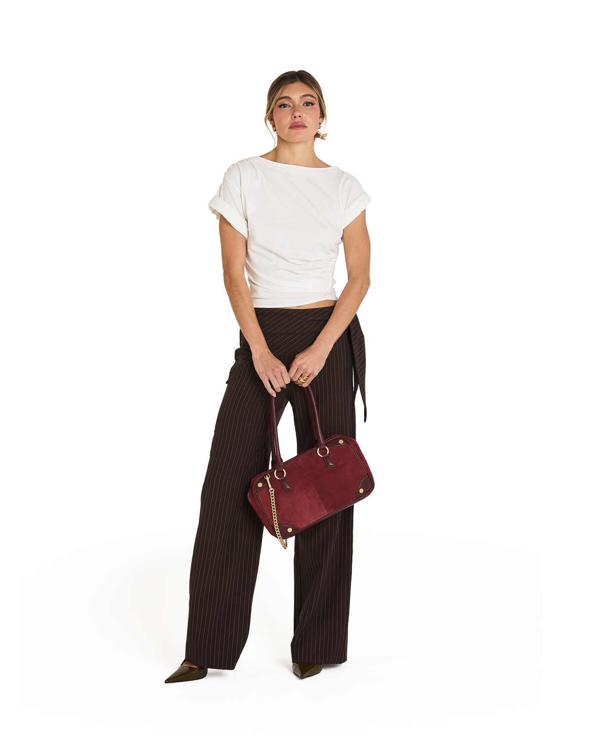 Model height is 5'9''