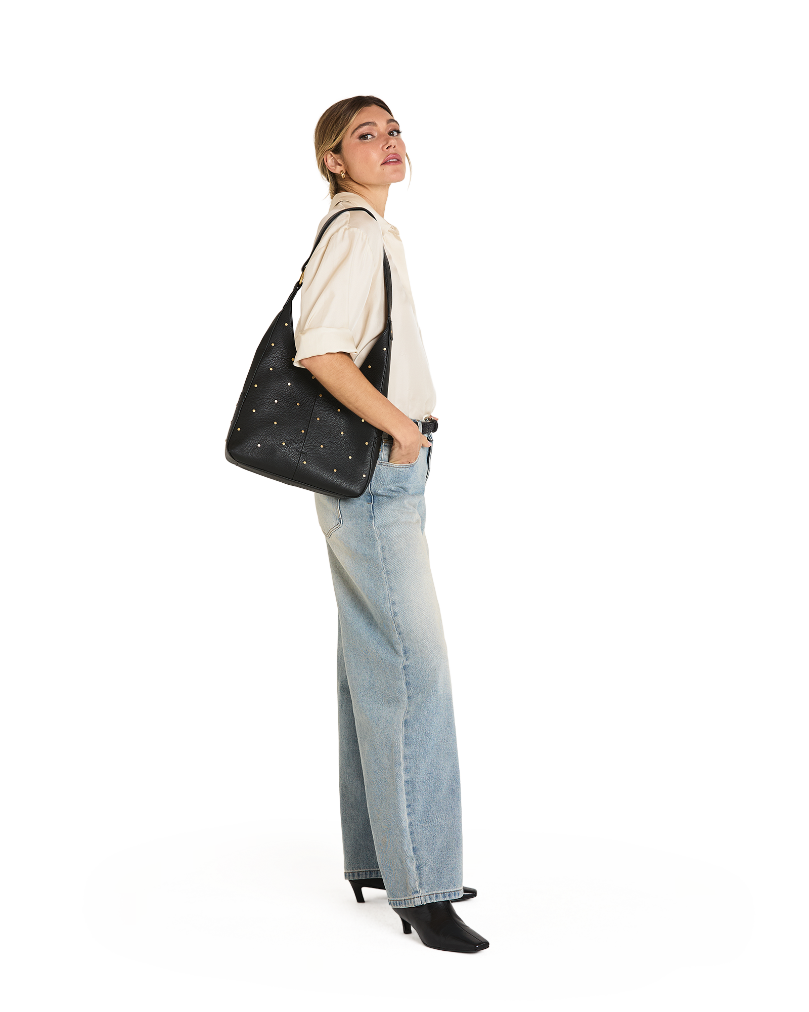 Model height is 5'9''