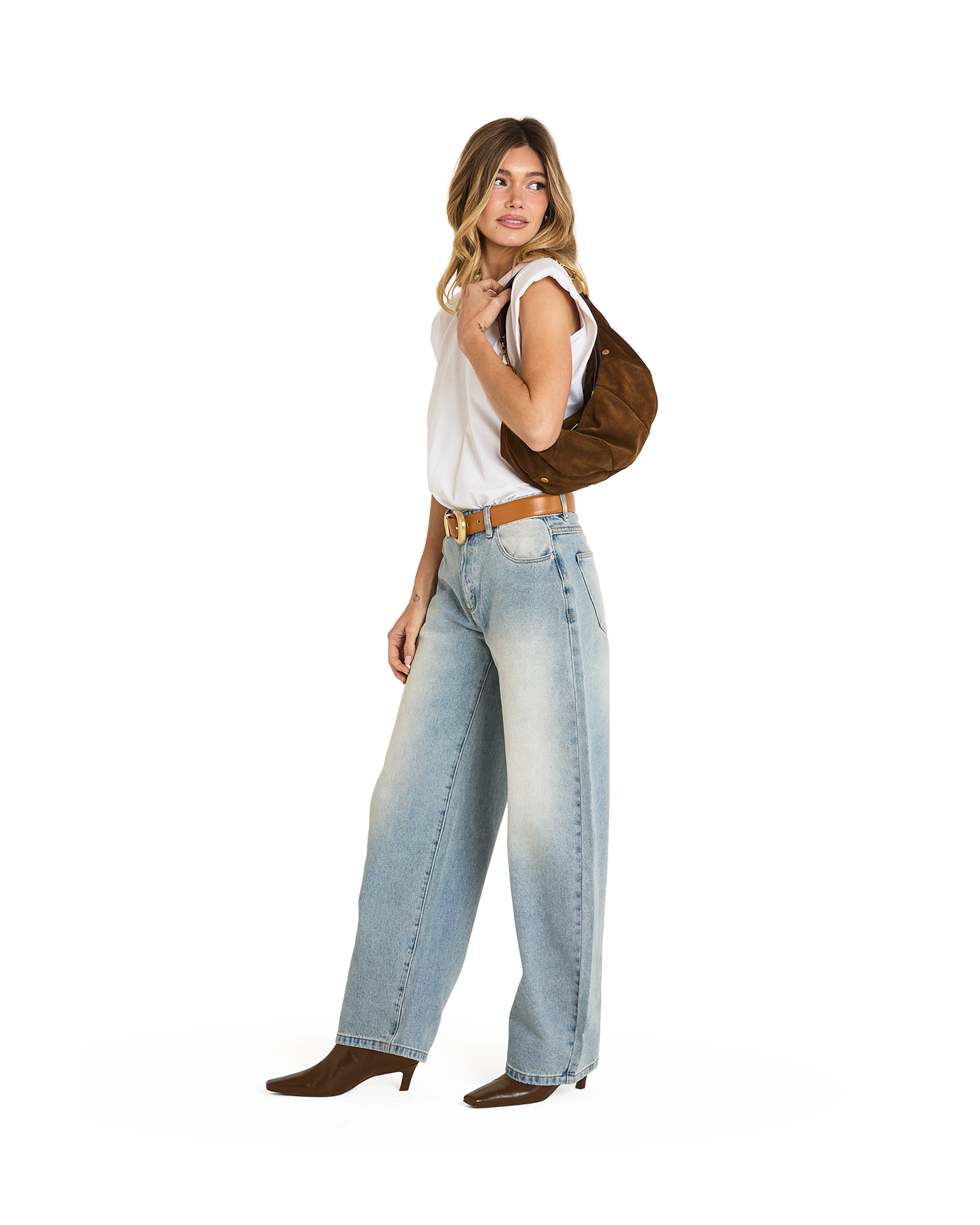 Model height is 5'9''
