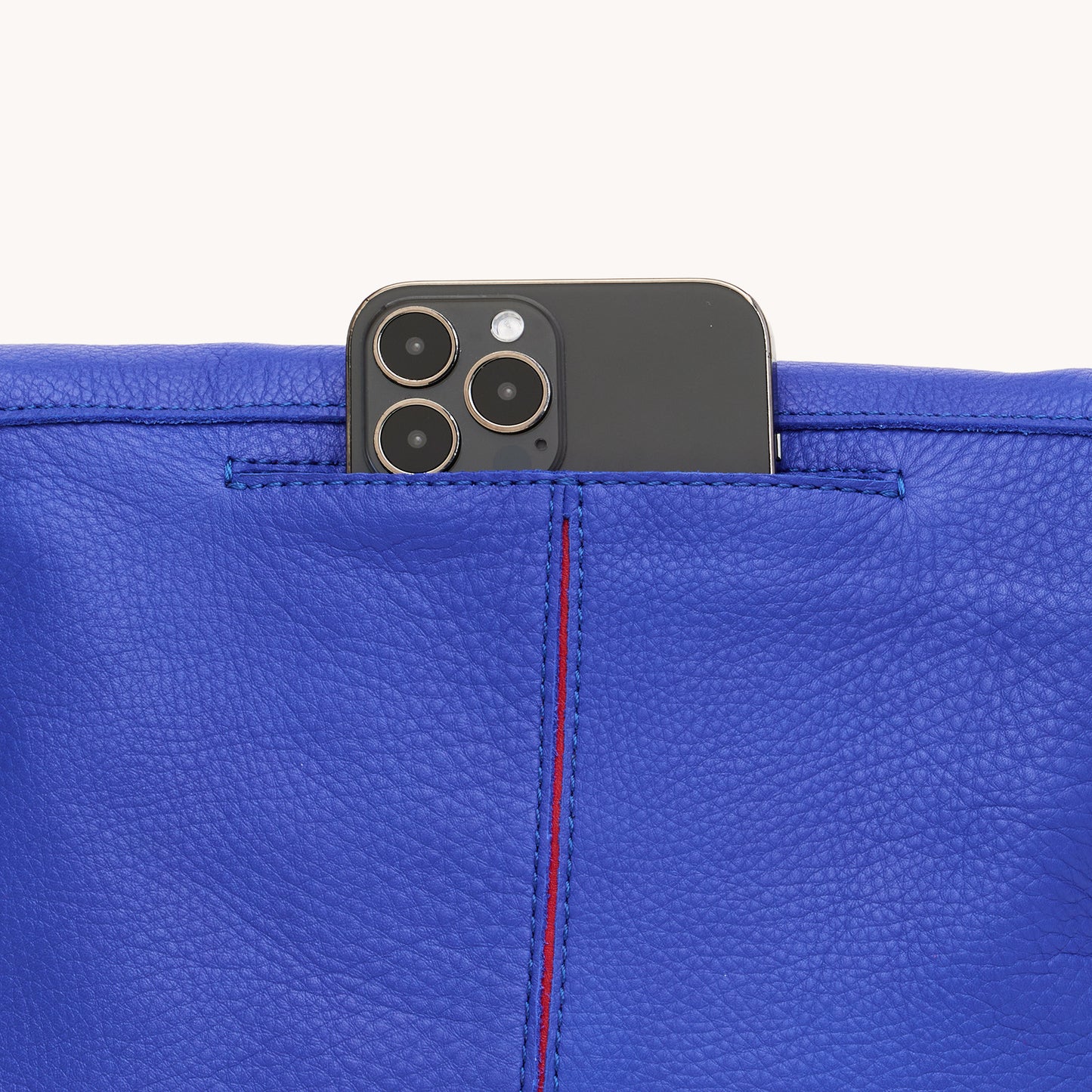 VIP-Med-Deep-Water-S-Front-View-Detail