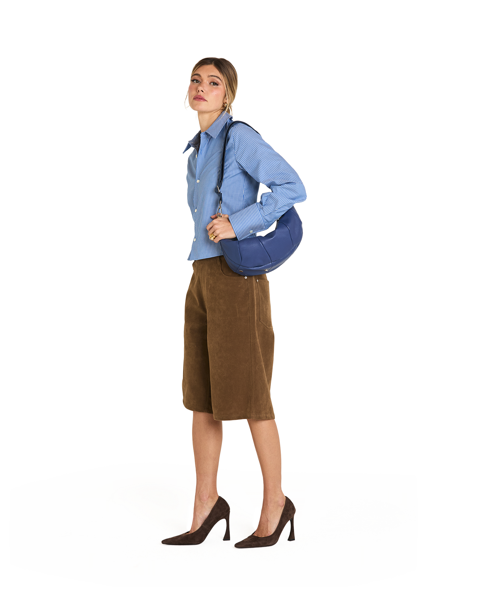 Model height is 5'9''