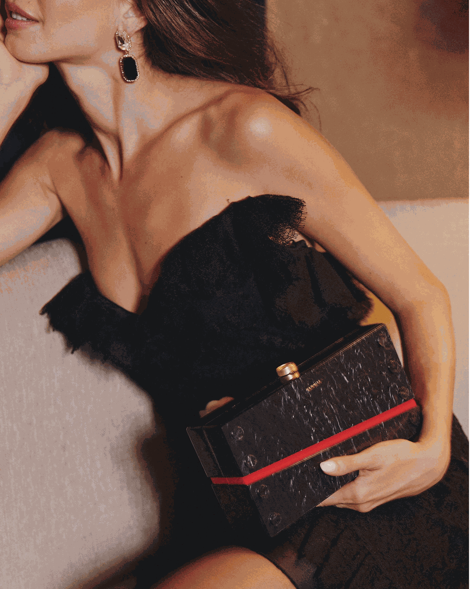 Soiree-Clutch-Carrara-Black-BG-Model-View-3