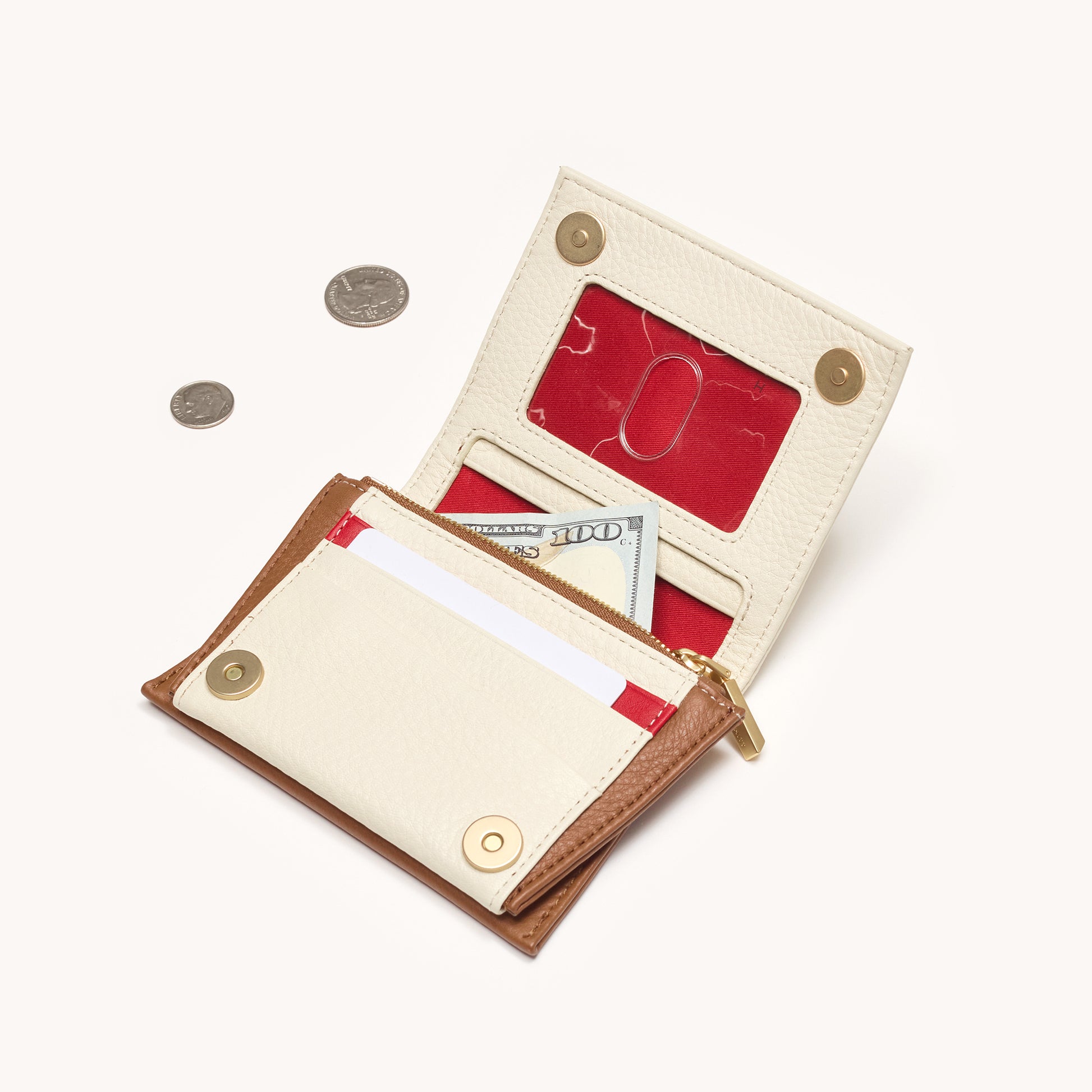 Allen-Wallet-Courtyard-Cream-BG-Inside-View