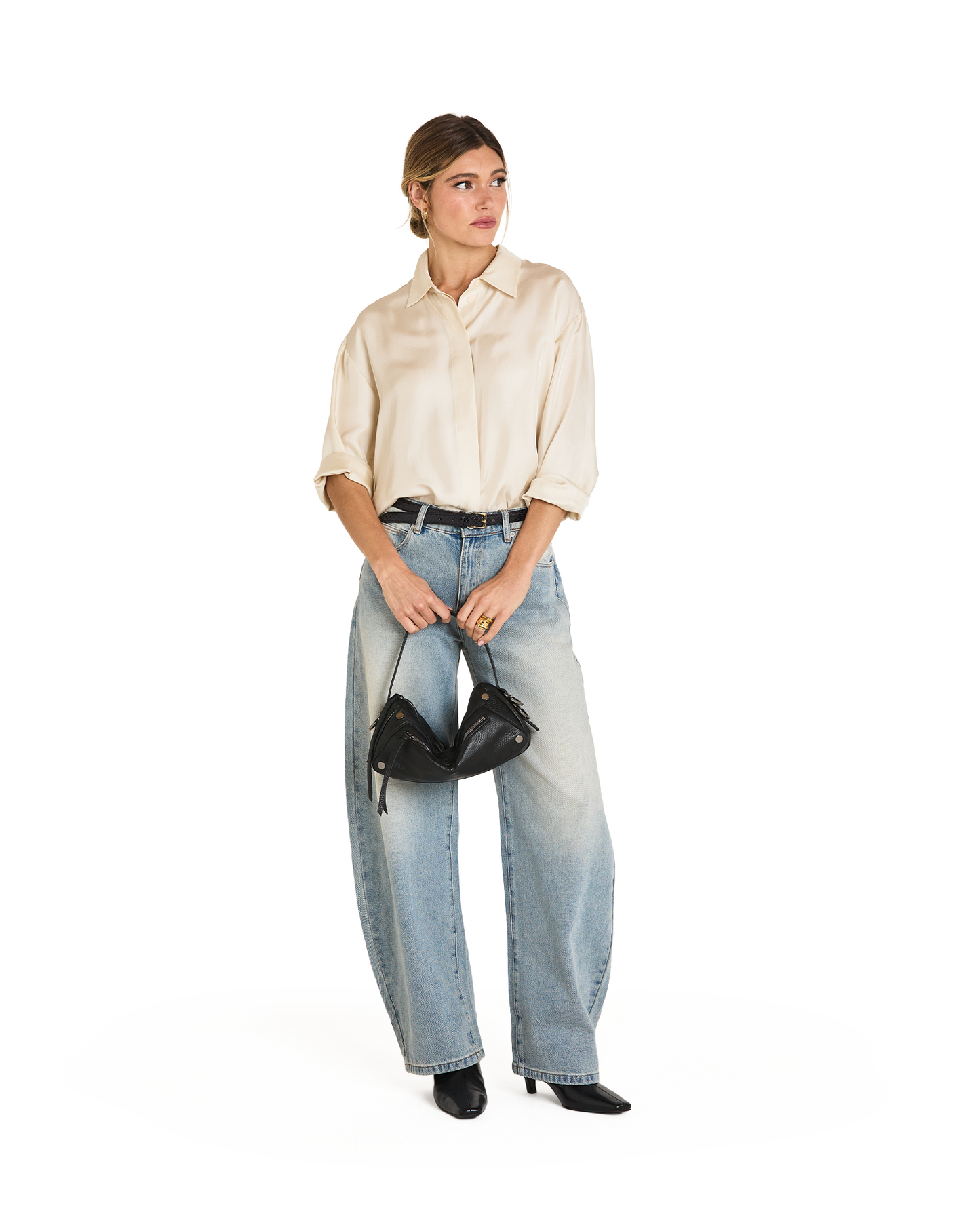 Model height is 5'9''