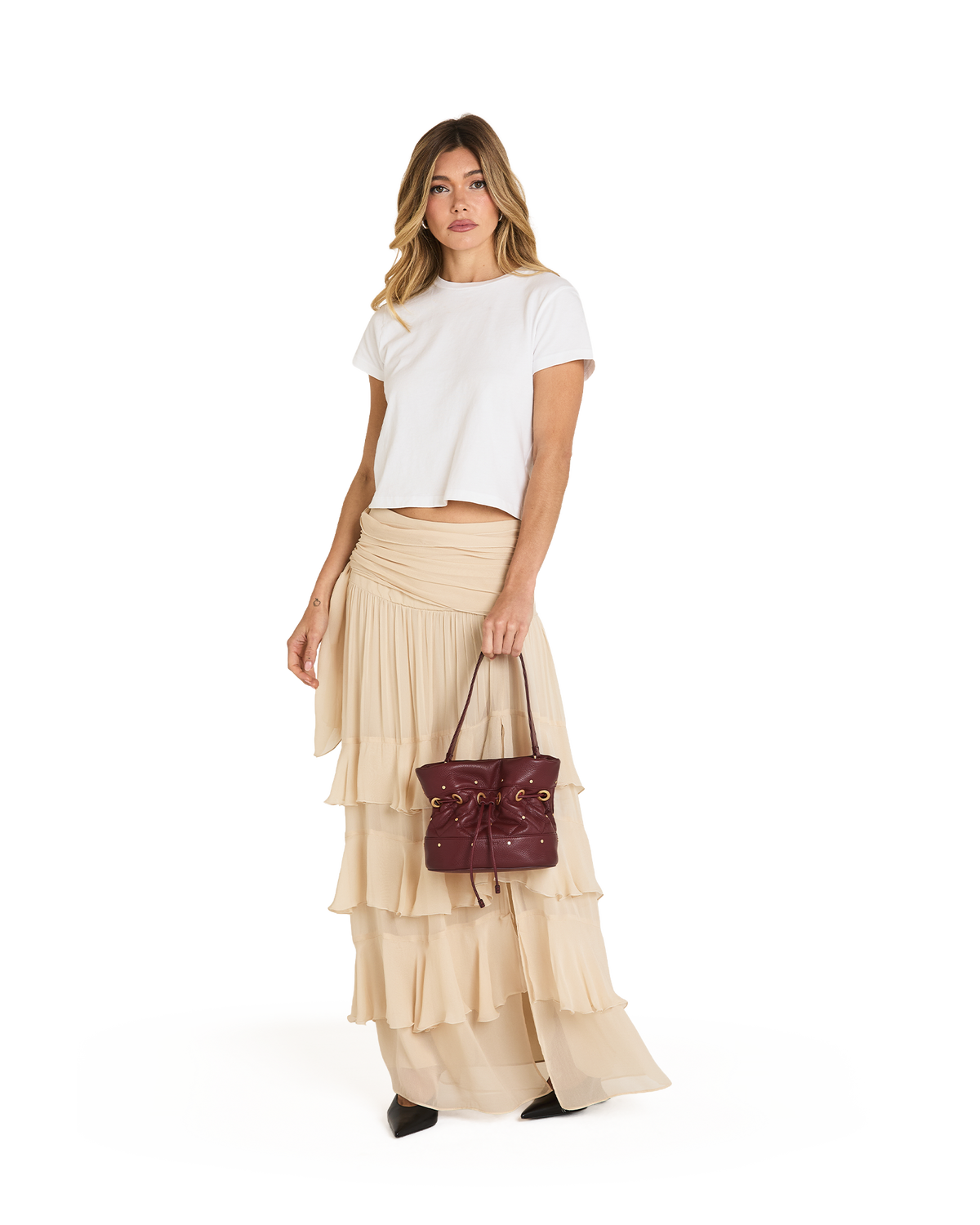 Model height is 5'9''