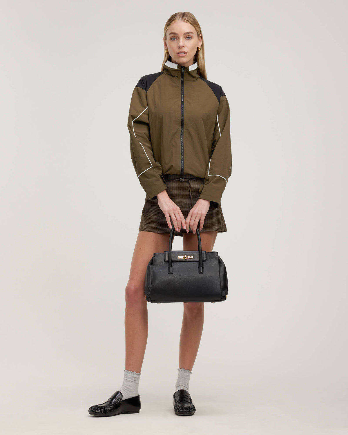 Charlotte-Tote-Black-G-Model-View-4