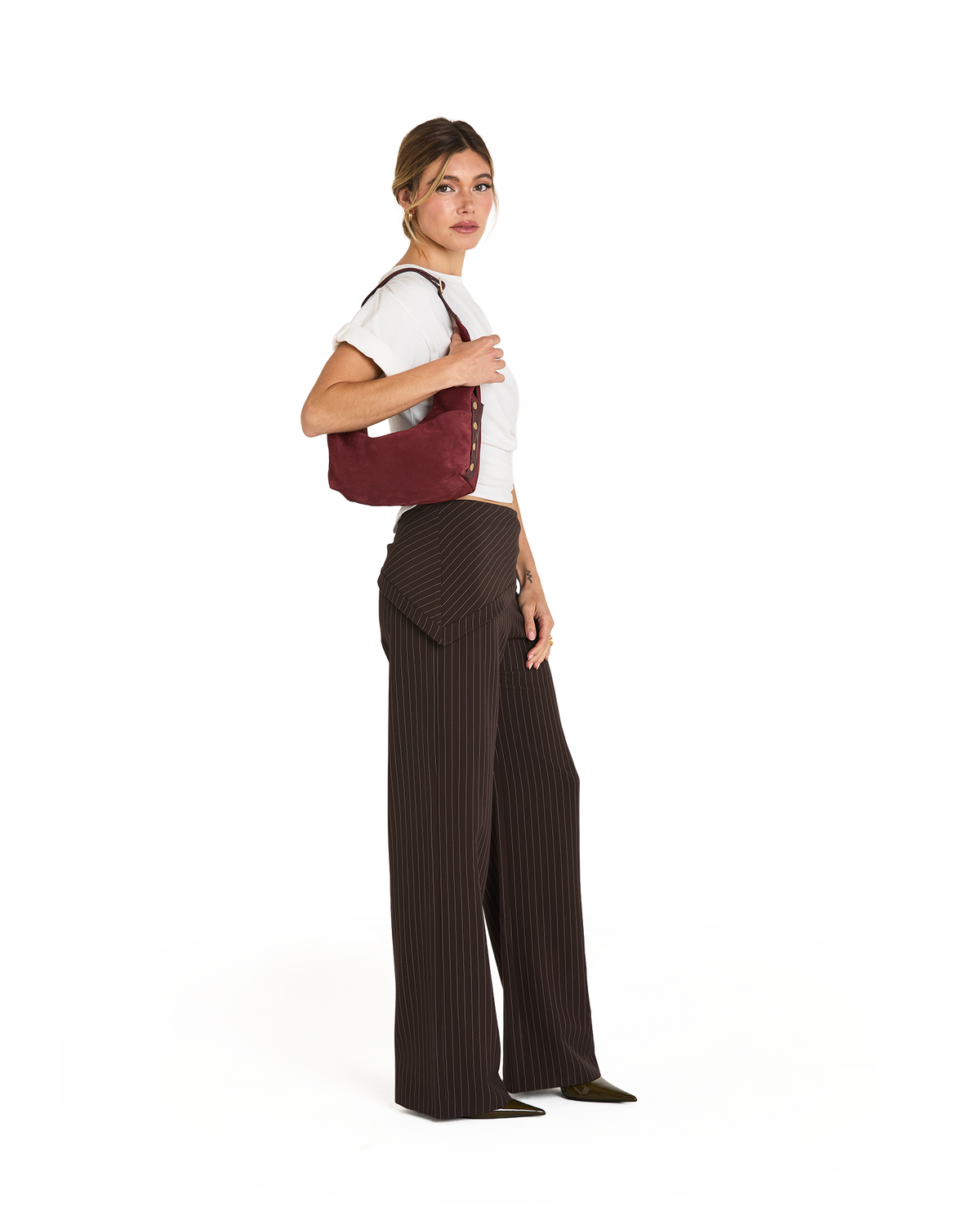 Model height is 5'9''