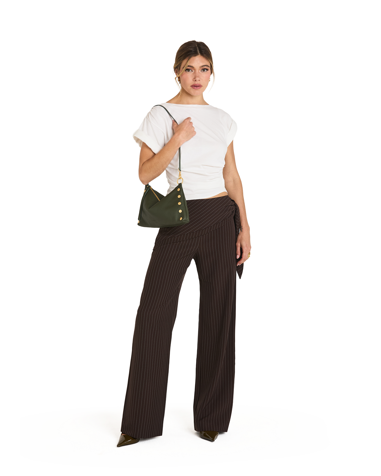 Model height is 5'9''