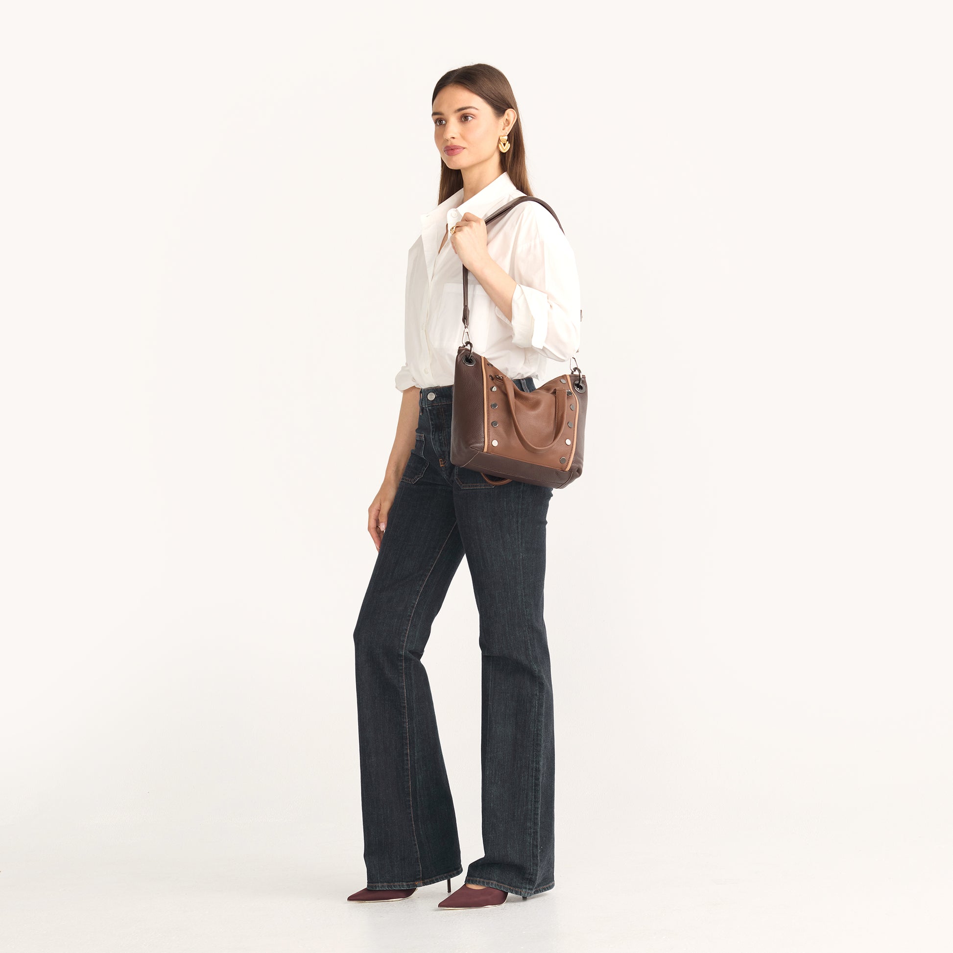 Model height is 5'8.5''