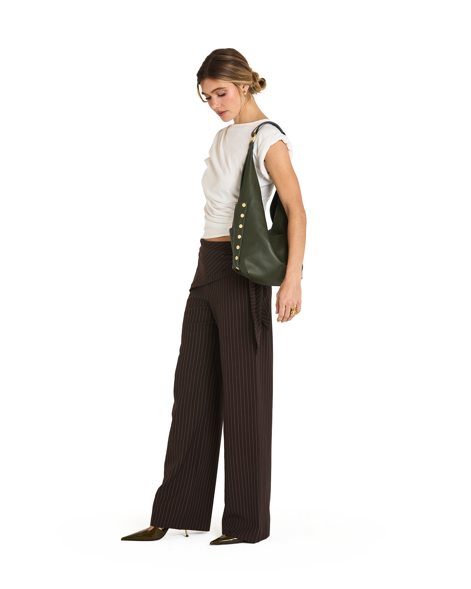 Model height is 5'9''