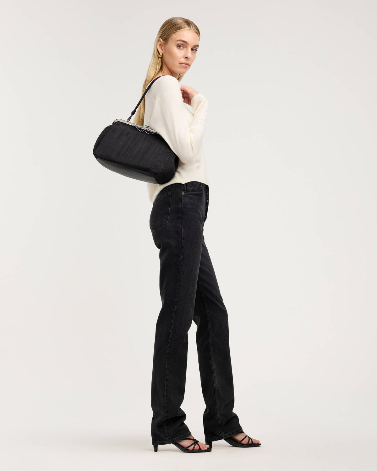 Model height is 5'10''