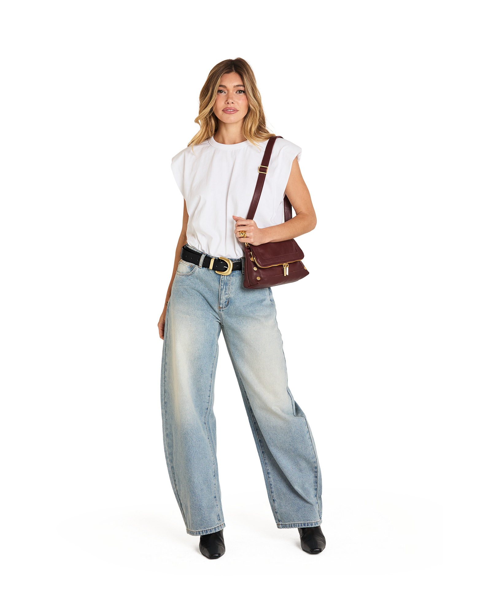 Model height is 5'9'